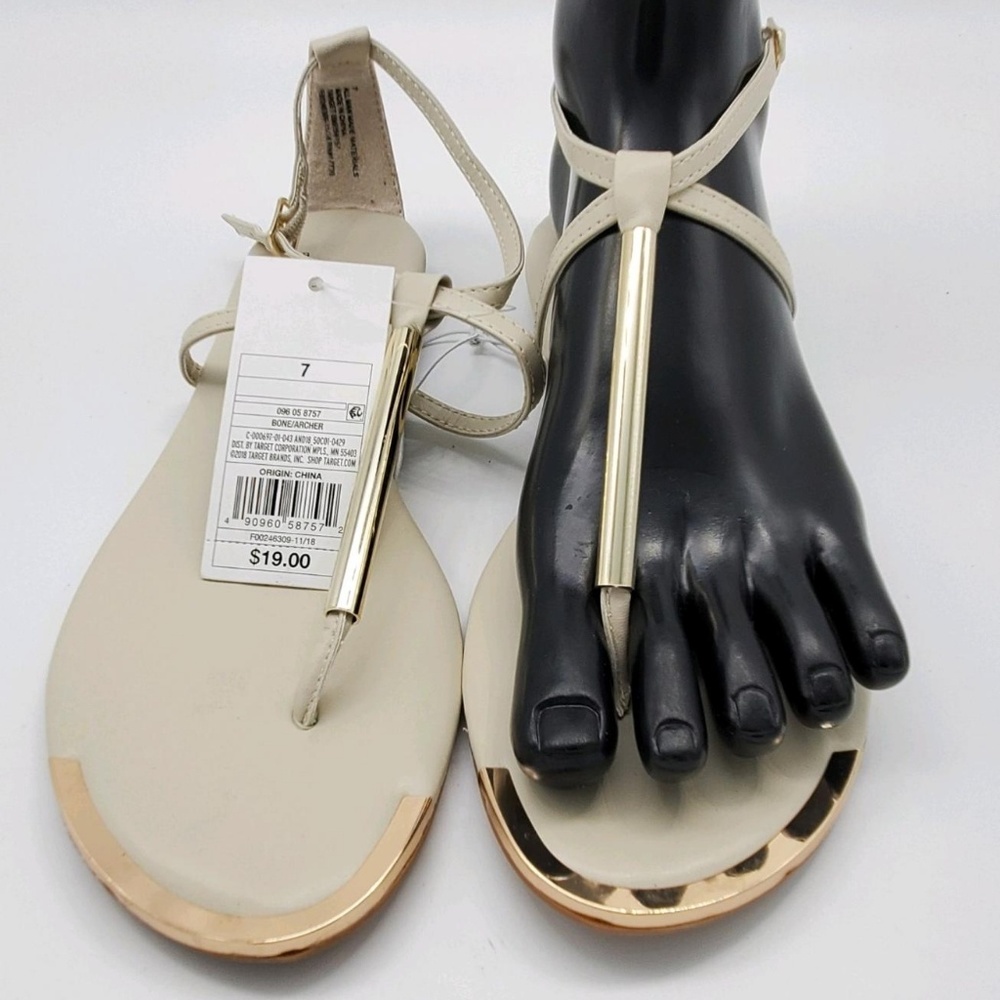 A New Day Metallic Detail Thong Sandal Size 7